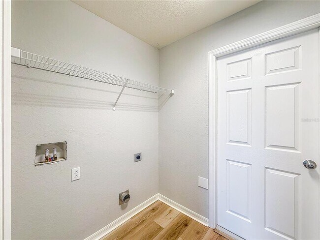 Building Photo - 6945 Gideon Cir