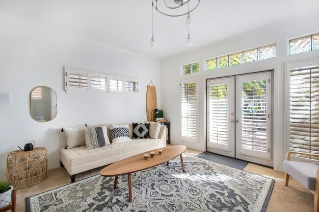 Building Photo - 603 10th St