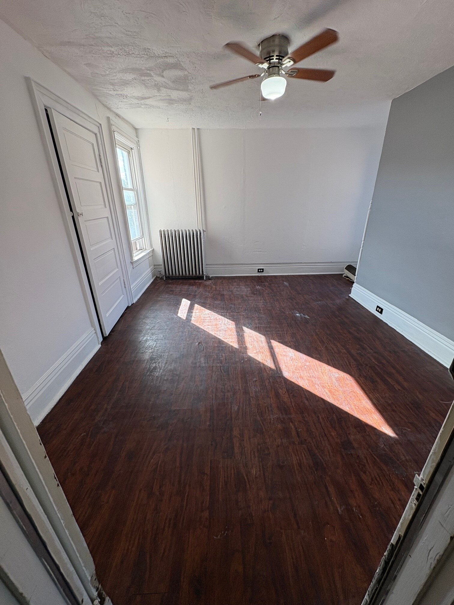 Building Photo - 543 3rd St