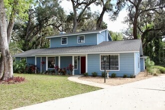Building Photo - Port Orange Charming 5-Bedroom, 2-Bathroom...