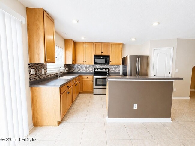 Building Photo - 253 E Pisa Pl