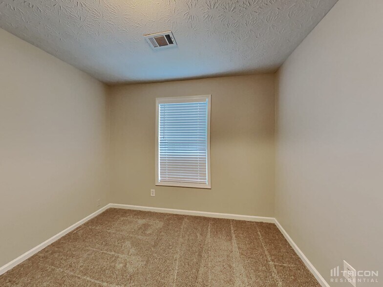 Building Photo - 1124 Whisper Wind Dr