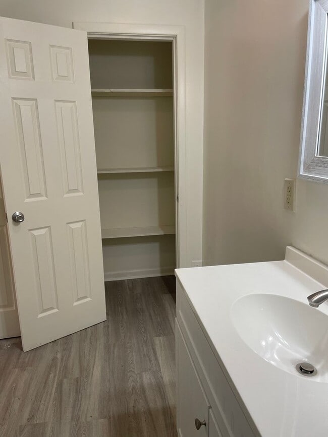 Building Photo - Cute and Newly Renovated Brick One Level Home in Auburn