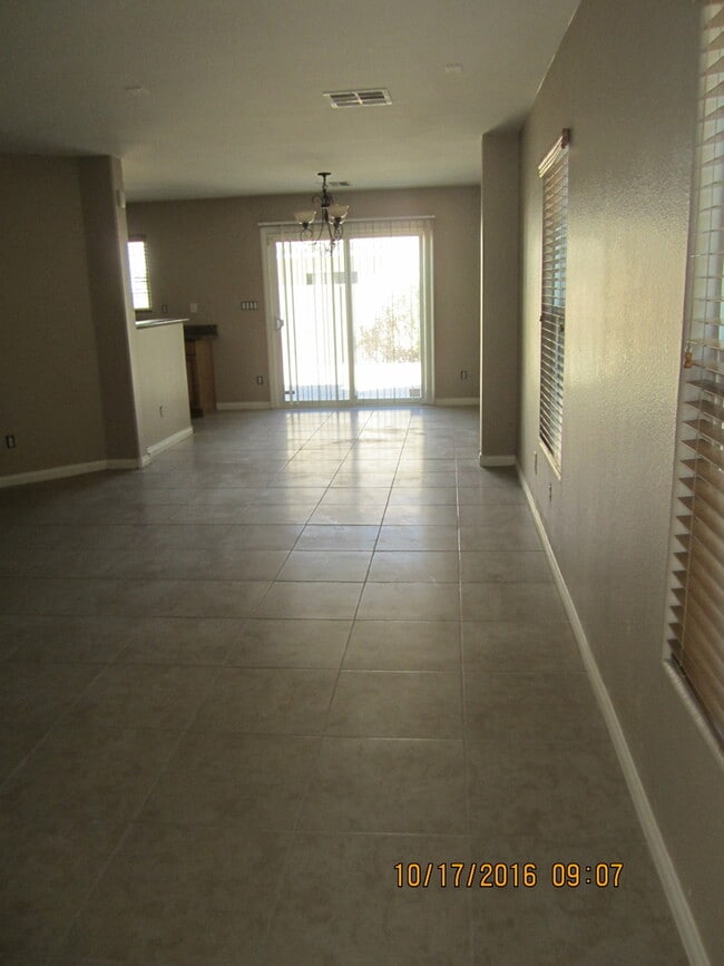 Building Photo - Great 2 story home on a cul-de-sac