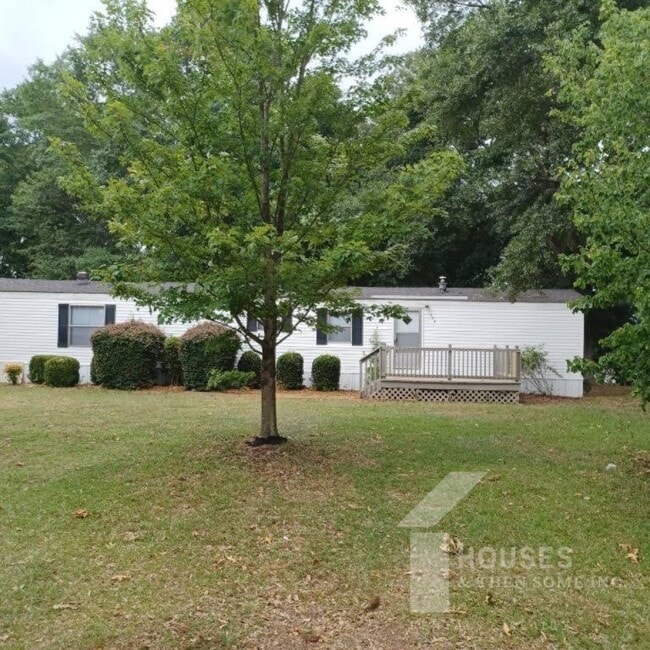 Primary Photo - 154 Schoolyard Rd