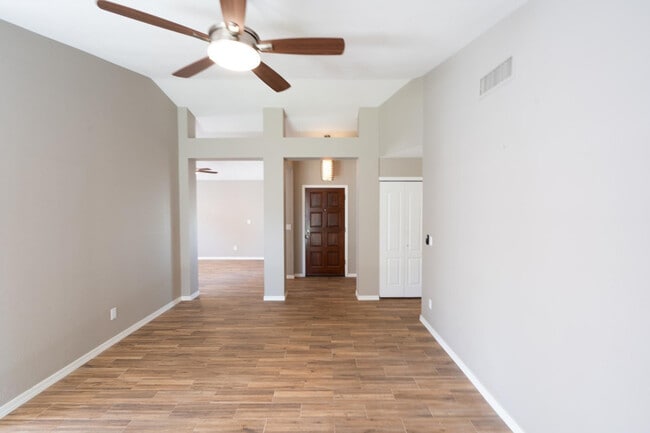 Building Photo - 15006 S 27th Way