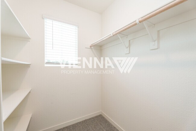 Building Photo - 9008 Sausalito Ln