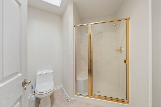 Building Photo - 2284 NW Wheatfield Way