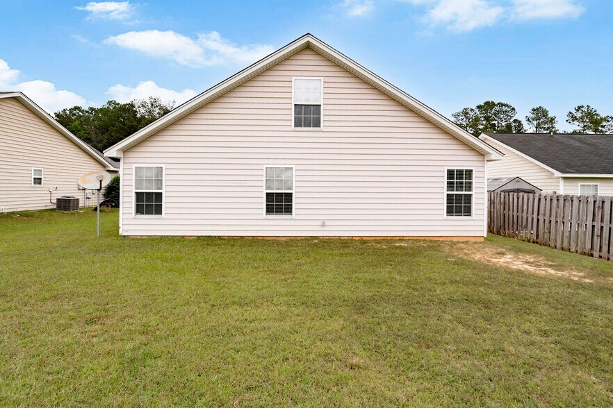 Building Photo - 2016 Culloden Dr