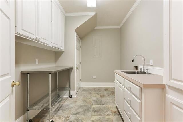 Building Photo - 25920 Browns Ln