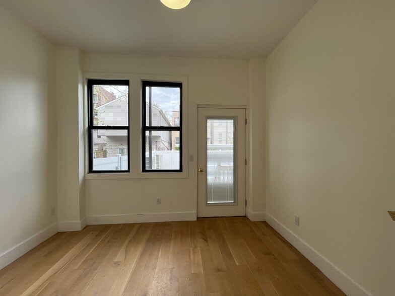 Building Photo - 51 Grace St