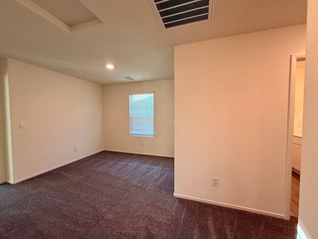 Building Photo - Brand-New Townhome for Rent in the Highly ...