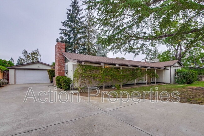 Building Photo - 649 Hollingsworth Dr