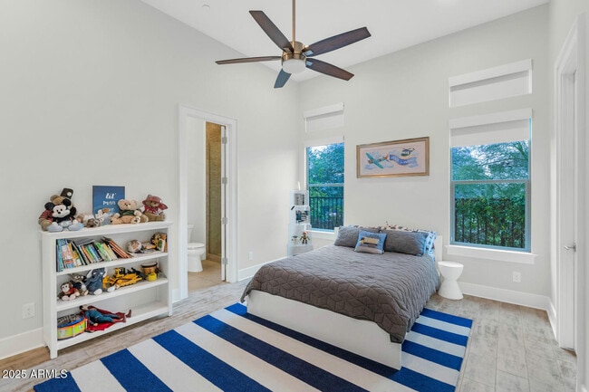 Building Photo - 5413 E Juniper Cyn Dr