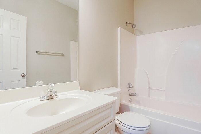 Building Photo - 325 Bedford Cir