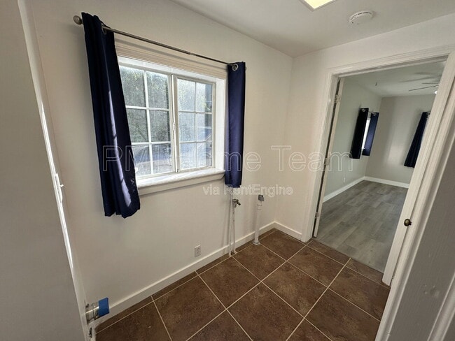 Building Photo - 211 S 100 E
