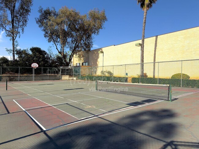 Building Photo - 450 W Vermont Ave