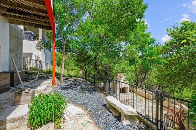 Building Photo - 5004 Valburn Ct