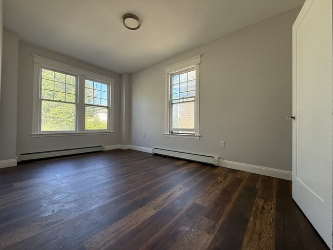 Building Photo - 898 Myrtle Ave