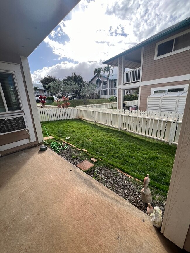 Building Photo - 10 Piwai Ln
