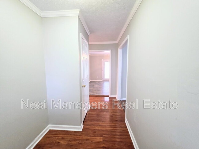 Building Photo - 7320 Avila Dr