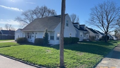 Building Photo - 4230 Reading Rd