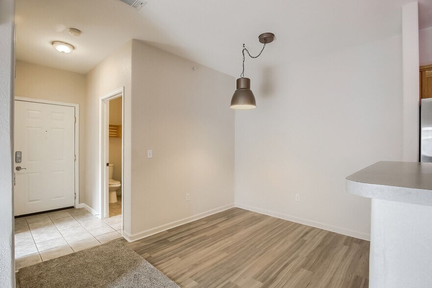 Building Photo - 9622 W Coco Cir