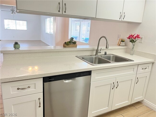 Building Photo - 428 S Beaumont St