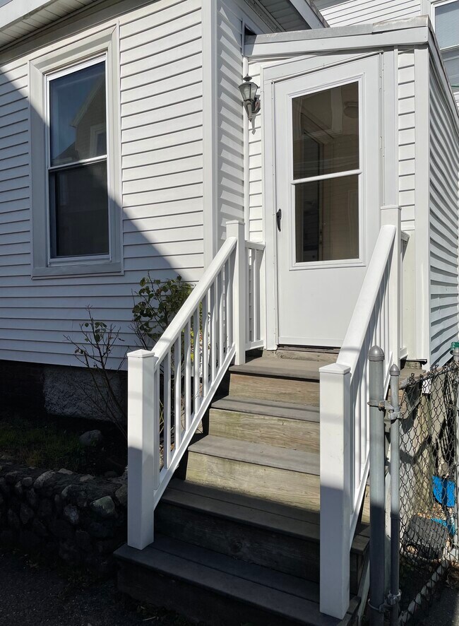 Building Photo - 45 Kirtland St