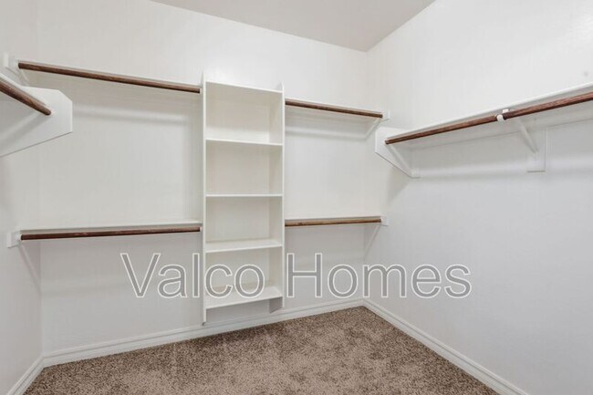 Building Photo - 2717 E Ficus Way