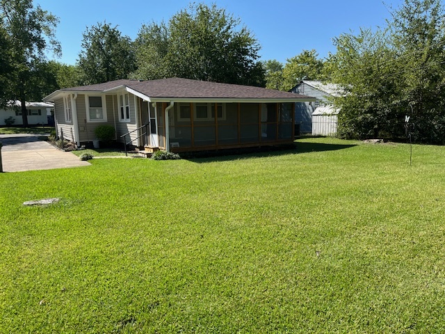 LAWN MOWING INCLUDED IN RENT! - 2013 Van Buren Dr NE