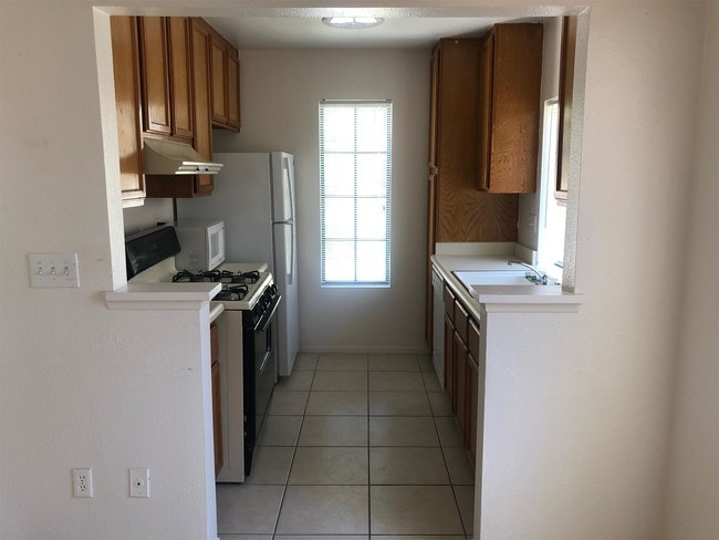 Building Photo - 4729 Nara Vista Way