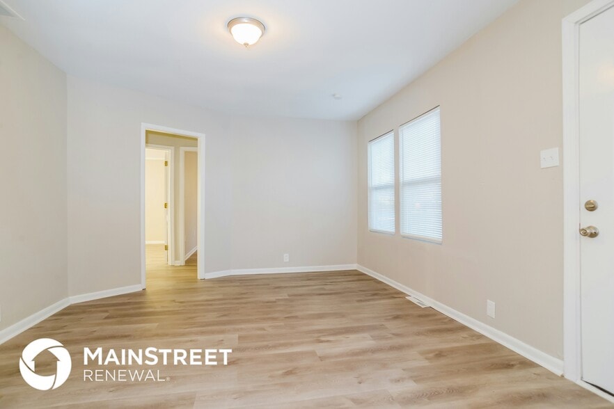 Building Photo - 1004 S Brockway St