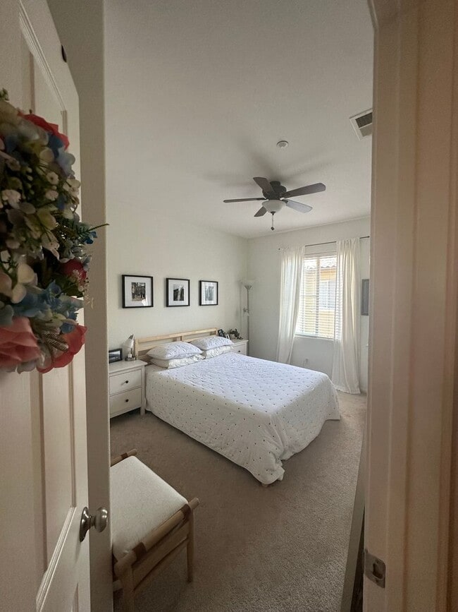 Building Photo - Stunning 3-Bedroom, 2.5-Bath Townhome in the Heart of Torrey Highlands – A Must-See!