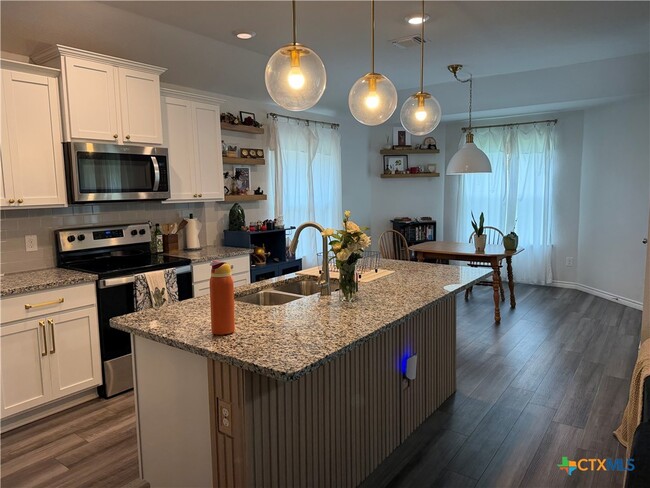 Building Photo - 5630 Baffin Ln