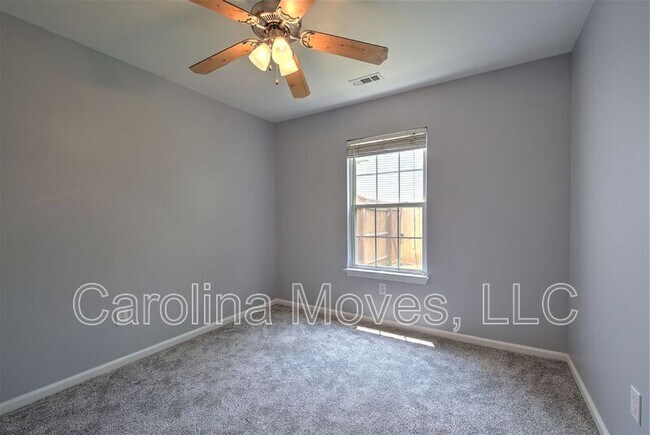 Building Photo - 17 Woolridge Way