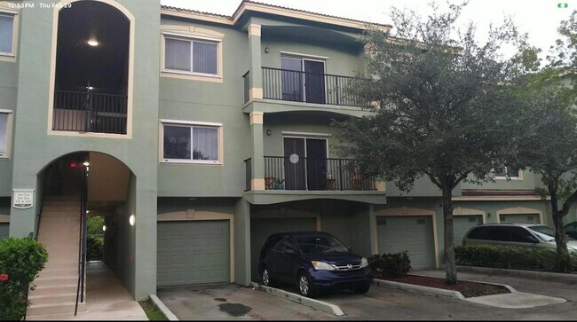 Building Photo - 360 Crestwood Blvd S