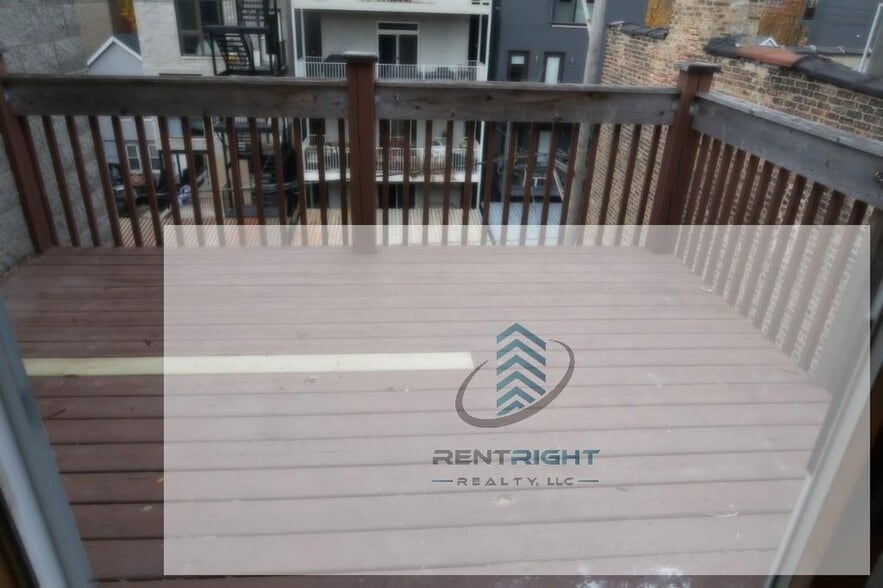 Building Photo - 1446 W Chicago Ave