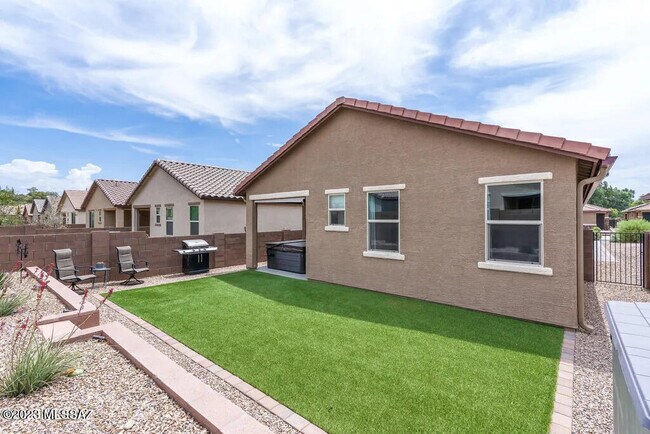 Building Photo - 8638 N Genoa Ct