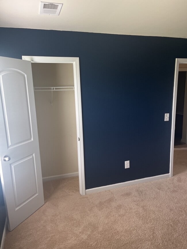 Building Photo - 6 Jones Creek Cir