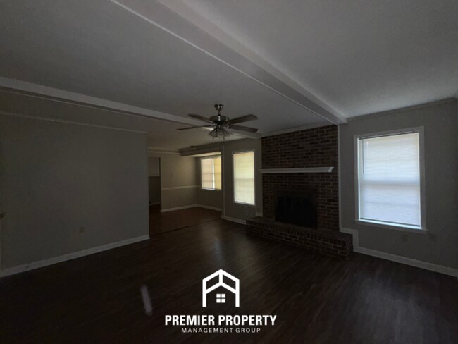 Building Photo - 3712 Covington Pike