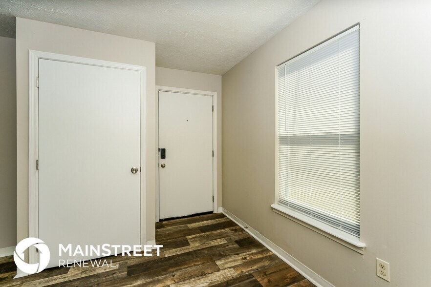 Building Photo - 2913 Dumesnil St