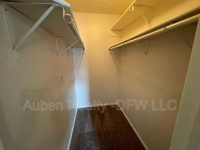 Building Photo - 5516 Lewis Ct