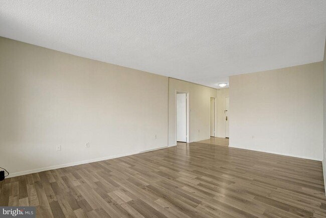 Building Photo - 3705 S George Mason Dr