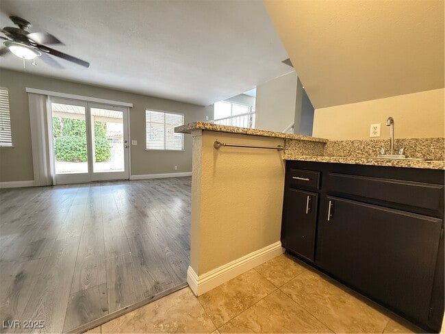 Building Photo - 5421 W Ganado Dr
