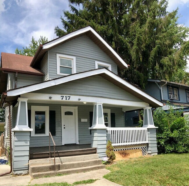 Building Photo - 717 Wager St
