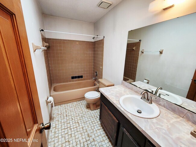 Building Photo - 6019 Blank Dr