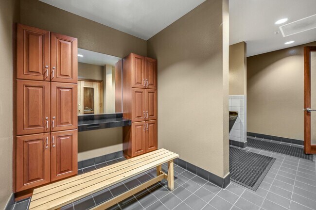 Building Photo - Fantastic 2-Bedroom with Huge Deck