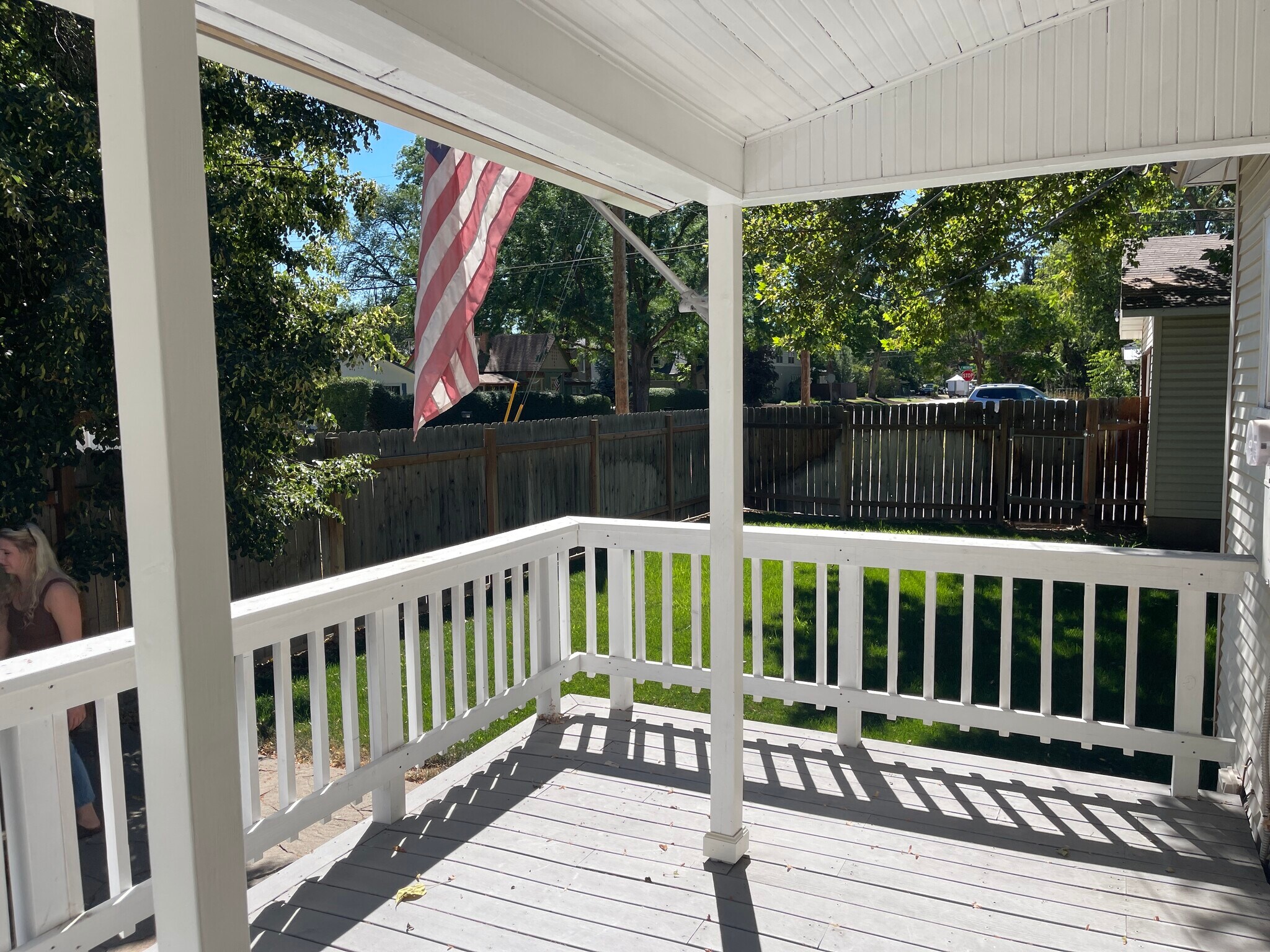 Building Photo - 1529 S Vermont Ave