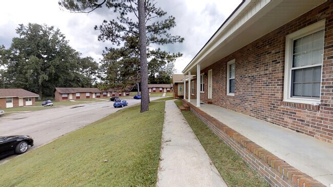 Building Photo - 245 Crabapple Cir